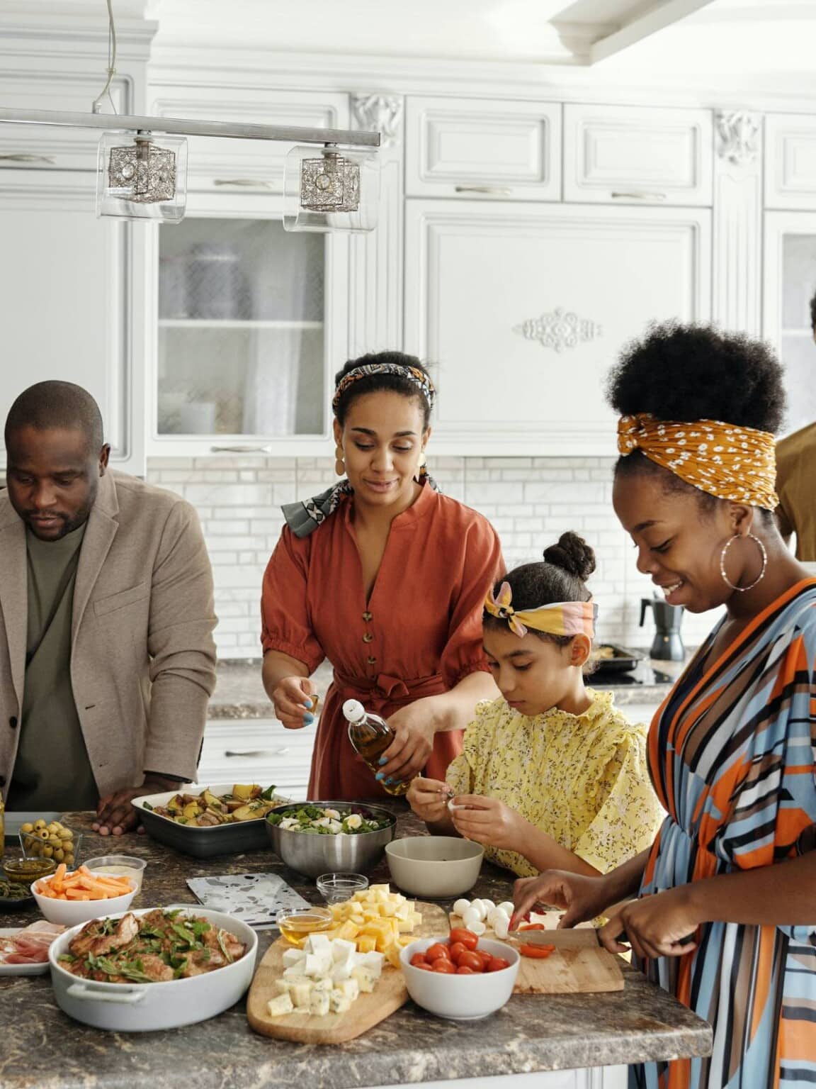 Busy Mom's Planning Guide to Fun-Themed Dinner Menus For A Month
