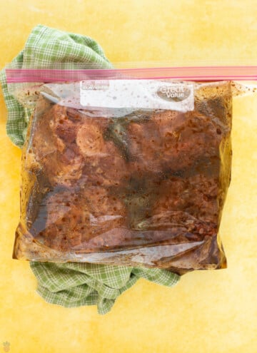 oxtail in ziplock bag marinating