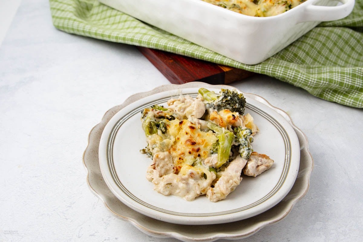 Chicken Broccoli Alfredo Casserole (Easy Cheesy Bake)